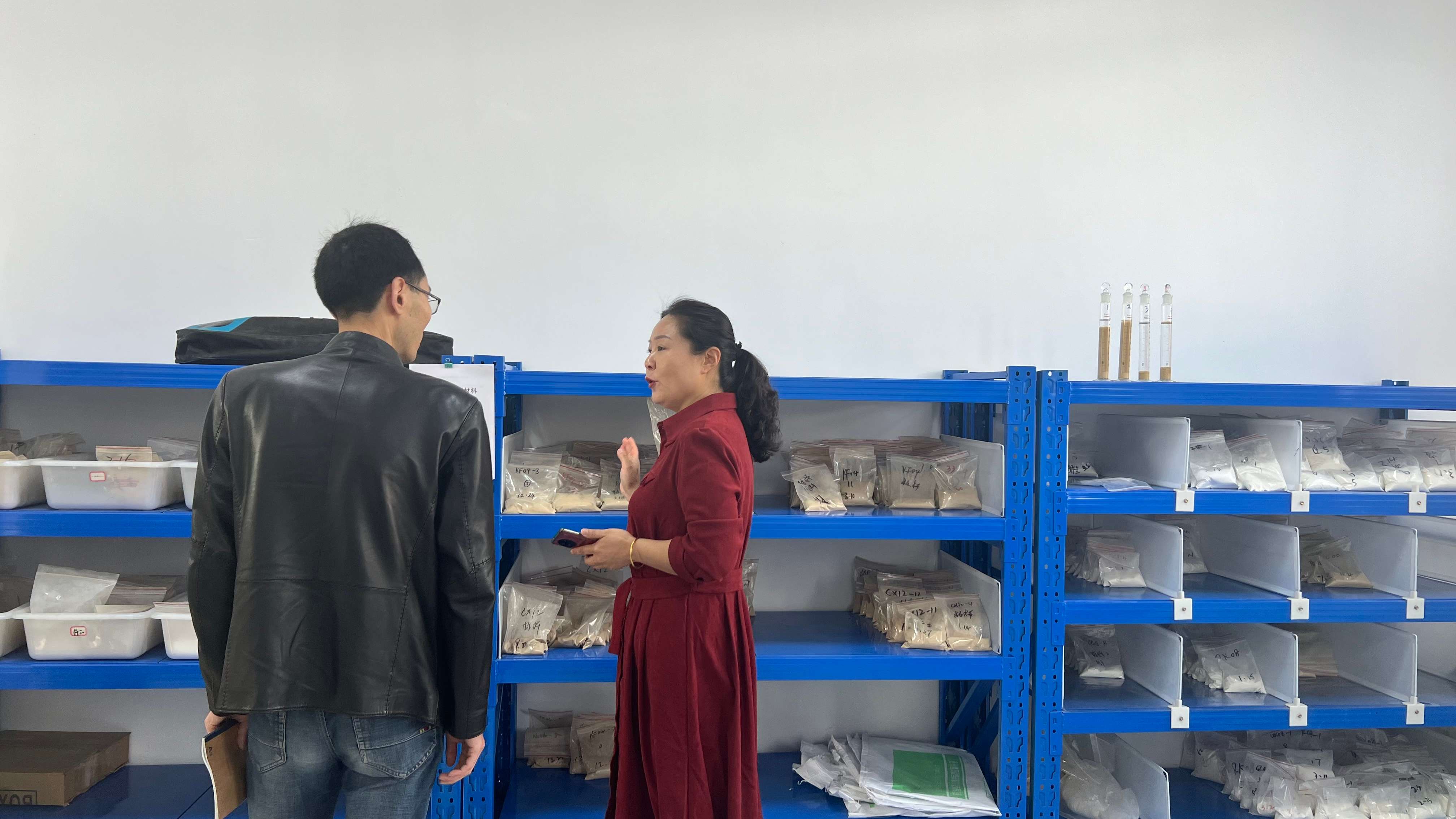 标题：热烈欢迎科技局辅导莅临老子有钱lzyq88达州厂区领导工作   