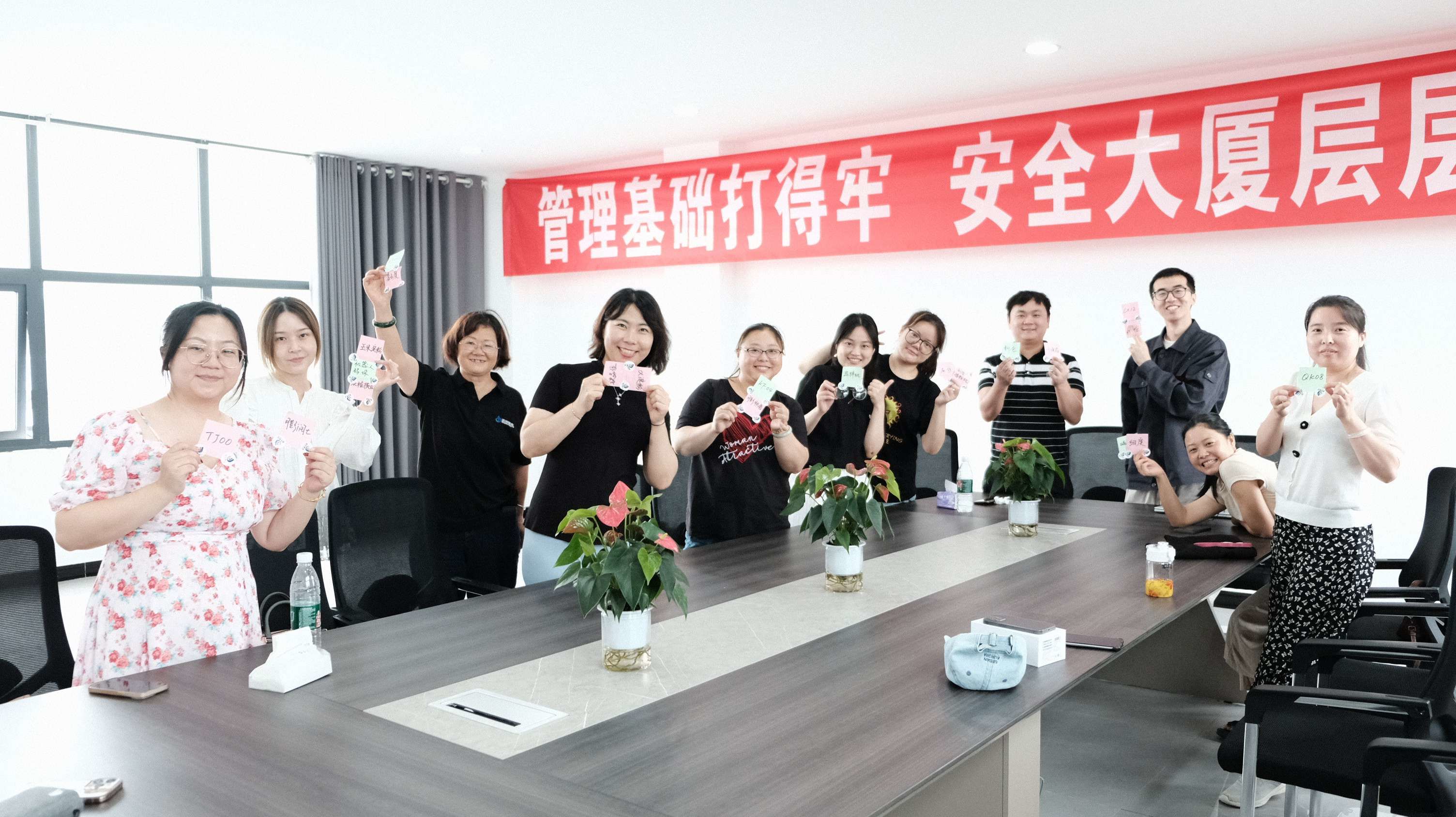 老子有钱lzyq88集团成都公司丨背上行囊，去一线淬炼青春景芒